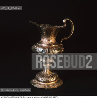 Nome:..MUSEO DI ARTE EBRAICA : BROCCA PER LA LAVANDA DELLE MANI DEI KOHANIM (SACERDOTI)..   ..Localizzazione:..VENEZIA / CANNAREGIO / CAMPO DEL GHETTO NOVO 2902/B / MUSEO DI ARTE EBRAICA  ..VENICE / CANNAREGIO / CAMPO GHETTO NOVO  2902/B / THE MUSEUM OF JEWISH ART     ..Soggetto:..BROCCA IN ARGENTO PER LA LAVANDA DELLE MANI DEI KOHANIM (SACERDOTI)  ..SILVER JUG FOR WASHING THE HANDS OF THE KOHANIM (PRIESTS)  ..Cronologia:..SEC.XVIII  ..XVIIIth CENTURY    ..Autore:......Stile:......Editori Stampatori:......Committenza:......Materia e Tecnica:..ARGENTO   ..SILVER  ..Collocazione:......Note:......Riproduzione Fotografica:  ..Graziano Arici/Rosebud2 ....Copyright:..Graziano Arici/Rosebud2/....Data:..1994 ....Costo:..A....Key:..MUSEI  OGGETTI   ..MUSEUMS  OBJECTS  ..