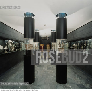 Nome:..MUSEO DI ARTE EBRAICA :  SALA..   ..Localizzazione:..VENEZIA / CANNAREGIO / CAMPO DEL GHETTO NOVO 2902/B / MUSEO DI ARTE EBRAICA  ..VENICE / CANNAREGIO / CAMPO GHETTO NOVO  2902/B / THE MUSEUM OF JEWISH ART     ..Soggetto:..SALA..ROOM..Cronologia:..SEC. XX METÀ  ..XXth CENTURY     ..Autore:......Stile:......Editori Stampatori:......Committenza:......Materia e Tecnica:......Collocazione:......Note:......Riproduzione Fotografica:  ..Graziano Arici/Rosebud2 ....Copyright:..Graziano Arici/Rosebud2/....Data:..1994 ....Costo:..A....Key:..MUSEI  ..MUSEUMS  ..