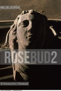 Caption: Nome:..GHETTO NOVISSIMO : PARTICOLARE DI PORTA..      ..Localizzazione:..VENEZIA / CANNAREGIO / GHETTO NOVISSIMO  ..VENICE / CANNAREGIO  / GHETTO NOVISSIMO     ..Soggetto:..PARTICOLARE DI PORTA    ..DETAIL OF A DOOR     ..Cronologia:..  ....Autore:......Stile:......Editori Stampatori:......Committenza:......Materia e Tecnica:......Collocazione:......Note:......Riproduzione Fotografica:  ..Graziano Arici/Rosebud2 ....Copyright:..Graziano Arici/Rosebud2/....Data:..1994 ....Costo:..A....Key:..ESTERNI  ..EXTERIORS