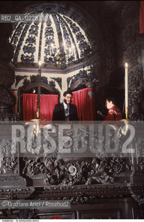 Caption: Nome:.. SCUOLA LEVANTINA : PREGHIERA DURANTE IL PURIM..   ..Localizzazione:..VENEZIA / CANNAREGIO / GHETTO VECCHIO / SCUOLA LEVANTINA  ..VENICE /  CANNAREGIO / GHETTO VECCHIO / SCUOLA  LEVANTINA    ..Soggetto:..SINAGOGA / RELIGIONE EBRAICA / PREGHIERA DURANTE IL PURIM  ..SYNAGOGUE / JEWISH RELIGION / PRAYER DURING THE PURIM   ..Cronologia:..  ....Autore:......Stile:......Editori Stampatori:......Committenza:......Materia e Tecnica:......Collocazione:......Note:......Riproduzione Fotografica:  ..Graziano Arici/Rosebud2 ....Copyright:..Graziano Arici/Rosebud2/....Data:..1994 ....Costo:..A....Key:..RITI..RITES