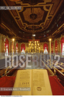 Caption: Nome:..SCUOLA GRANDE SPAGNOLA : INTERNO VERSO LARON (ARCA SANTA) ..      ..Localizzazione:..VENEZIA / CANNAREGIO / GHETTO VECCHIO / SINAGOGA / SCUOLA GRANDE SPAGNOLA   ..VENICE / CANNAREGIO /  GHETTO VECCHIO / SYNAGOGUE / SCUOLA GRANDE SPAGNOLA     ..Soggetto:..INTERNO VERSO LARON (ARCA SANTA) / ARREDI LIGNEI  ..INTERIOR TOWARDS THE AARON  (HOLY ARK) / WOODEN FURNITURE   ..Cronologia:..SEC. XVI SECONDA METÀ / RIEDIFICATA NEL SEC. XVII PRIMA METÀ   ..XVIth CENTURY / REBUILT IN THE XVIIth CENTURY   ..Autore:..LONGHENA BALDASSARRE / MANIERA    ..LONGHENA BALDASSARRE / STYLE   ..Stile:..BAROCCO  ..BAROQUE   ..Editori Stampatori:......Committenza:......Materia e Tecnica:......Collocazione:......Note:......Riproduzione Fotografica:  ..Graziano Arici/Rosebud2 ....Copyright:..Graziano Arici/Rosebud2/....Data:..1994 ....Costo:..A....Key:..CHIESA..CHURCH