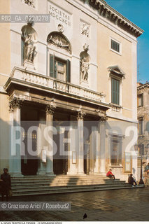 Caption: Nome: ..GRAN TEATRO LA FENICE..Descrizione: ..FACCIATA  / VENEZIA..Credit: ..Graziano Arici/Rosebud2/..Costo: ..A..Nazione: ..ITALIA..Città: ..VENEZIA..Data: ..1985 c.a.