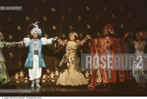 Caption: Caption: Nome: ..HORNE MARILYN..Descrizione: ..MUSICA CLASSICA CANTANTE LIRICA MEZZOSOPRANO/CON UN COSTUME DI SCENA TEATRO LA FENICE LITALIANA IN ALGERI..SAMUEL RAMEY OPERA LIRICA..Credit: ..Graziano Arici/Rosebud2/..Costo: ..A..Nazione: ..USA..Città: ....Data: ..1989