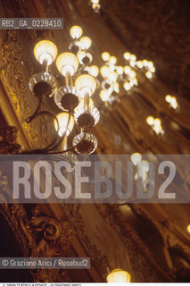 Caption: Nome: ..GRAN TEATRO LA FENICE..Descrizione: ..PALCHI / VENEZIA LAMPADARIO..Credit: ..Graziano Arici/Rosebud2/..Costo: ..A..Nazione: ..ITALIA..Città: ..VENEZIA..Data: ..1985 ca.