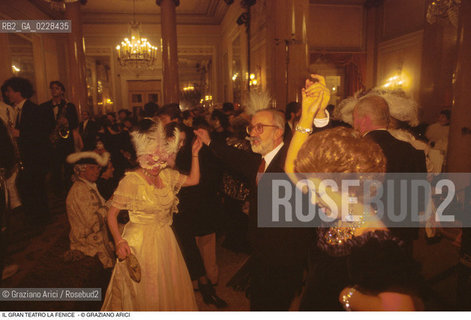 Caption: Nome: ..GRAN TEATRO LA FENICE..Descrizione: ..FESTA DI CARNEVALE / VENEZIA FOYER PIERLUIGI PIZZI..Credit: ..Graziano Arici/Rosebud2/..Costo: ..A..Nazione: ..ITALIA..Città: ..VENEZIA..Data: ..1985 ca.