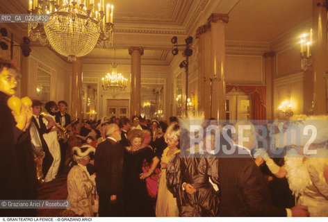 Caption: Nome: ..GRAN TEATRO LA FENICE..Descrizione: ..FESTA DI CARNEVALE / VENEZIA FOYER..Credit: ..Graziano Arici/Rosebud2/..Costo: ..A..Nazione: ..ITALIA..Città: ..VENEZIA..Data: ..1985 ca.