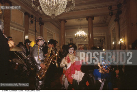 Caption: Nome: ..GRAN TEATRO LA FENICE..Descrizione: .. FESTA DI CARNEVALE / VENEZIA FOYER..Credit: ..Graziano Arici/Rosebud2/..Costo: ..A..Nazione: ..ITALIA..Città: ..VENEZIA..Data: ..1985 ca.
