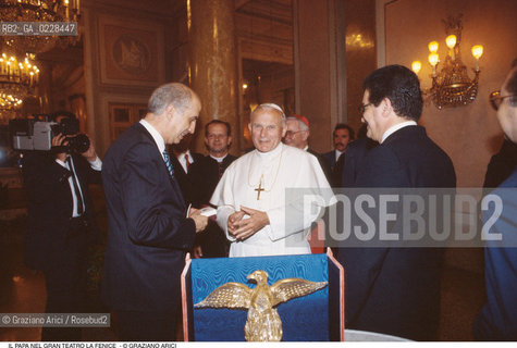 Caption: Nome: ..GRAN TEATRO LA FENICE..Descrizione: ..IL PAPA GIOVANNI PAOLO II - KAROL WOJTYLA  / VENEZIA LAMBERTO TREZZINI ITALO GOMEZ..Credit: ..Graziano Arici/Rosebud2/..Costo: ..A..Nazione: ..ITALIA..Città: ..VENEZIA..Data: ..16/06/1985