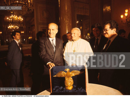 Caption: Nome: ..GRAN TEATRO LA FENICE..Descrizione: ..IL PAPA GIOVANNI PAOLO II - KAROL WOJTYLA  / VENEZIA LAMBERTO TREZZINI ITALO GOMEZ..Credit: ..Graziano Arici/Rosebud2/..Costo: ..A..Nazione: ..ITALIA..Città: ..VENEZIA..Data: ..16/06/1985