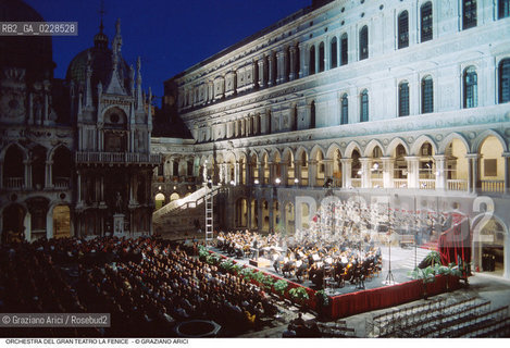 Caption: Nome: ..ORCHESTRA DEL GRAN TEATRO LA FENICE..Descrizione: ..PALAZZO DUCALE / VENEZIA REQUIEM DI VERDI..Credit: ..Graziano Arici/Rosebud2/..Costo: ..A..Nazione: ..ITALIA..Città: ..VENEZIA..Data: ..1985 ca.