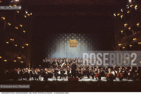 Caption: Nome: ..GRAN TEATRO LA FENICE..Descrizione: ..MUSICA CLASSICA / CONCERTO PER IL BICENTENARIO /  IL DIRETTORE DORCHESTRA PRETRE GEORGES E LORCHESTRA DEL TEATRO LA FENICE / VENEZIA..Credit: ..Graziano Arici/Rosebud2/..Costo: ..A..Nazione: ..ITALIA..Città: ..VENEZIA..Data: ..16/05/92..La cessione dei diritti di questa immagine si intende per quanto di nostra competenza. Non comprende invece le eventuali spese  relative a diritti che potranno essere richiesti dagli Enti o persone fisiche cui appartengono eventualmente i soggetti  ripresi. Tali costi, ove necessari, e l’espletamento di qualsivoglia pratica di richiesta di concessione del permesso di pubblicazione sono esclusivamente a carico e a cura del soggetto acquirente di questa immagine.