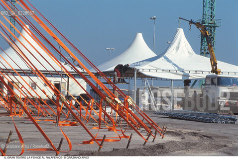 Caption: Nome: ..GRAN TEATRO LA FENICE..Descrizione: ..COSTRUZIONE DEL PALAFENICE / TRONCHETTO..Credit: ..Graziano Arici/Rosebud2/..Costo: ..A..Nazione: ..ITALIA..Città: ..VENEZIA..Data: ..1996