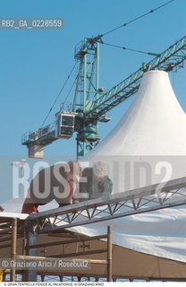 Caption: Nome: ..GRAN TEATRO LA FENICE..Descrizione: ..COSTRUZIONE DEL PALAFENICE / TRONCHETTO..Credit: ..Graziano Arici/Rosebud2/..Costo: ..A..Nazione: ..ITALIA..Città: ..VENEZIA..Data: ..1996