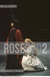 Caption: Nome: ..GRAN TEATRO LA FENICE..Descrizione: ..OPERA LIRICA I CAPULETI E I MONTECCHI KATIA RICCIARELLI VINCENZO BELLINI..Credit: ..Graziano Arici/Rosebud2/..Costo: ..B..Nazione: ..ITALIA..Città: ..VENEZIA..Data: ..1991..La cessione dei diritti di questa immagine si intende per quanto di nostra competenza. Non comprende invece le eventuali spese  relative a diritti che potranno essere richiesti dagli Enti o persone fisiche cui appartengono eventualmente i soggetti  ripresi. Tali costi, ove necessari, e l’espletamento di qualsivoglia pratica di richiesta di concessione del permesso di pubblicazione sono esclusivamente a carico e a cura del soggetto acquirente di questa immagine.