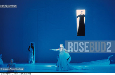 Caption: Nome: ..GRAN TEATRO LA FENICE..Descrizione: ..OPERA LIRICA PERSEPHONE DI IGOR STRAVINSKIJ..Credit: ..Graziano Arici/Rosebud2/..Costo: ..B..Nazione: ..ITALIA..Città: ..VENEZIA..Data: ..1991..La cessione dei diritti di questa immagine si intende per quanto di nostra competenza. Non comprende invece le eventuali spese  relative a diritti che potranno essere richiesti dagli Enti o persone fisiche cui appartengono eventualmente i soggetti  ripresi. Tali costi, ove necessari, e l’espletamento di qualsivoglia pratica di richiesta di concessione del permesso di pubblicazione sono esclusivamente a carico e a cura del soggetto acquirente di questa immagine.