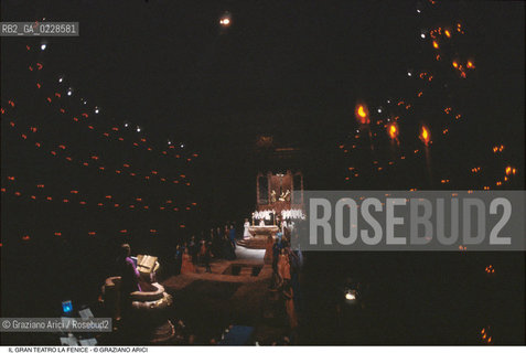 Caption: Nome: ..GRAN TEATRO LA FENICE..Descrizione: ..OPERA LIRICA JOHANNES PASSION JOHANN SEBASTIAN BACH..Credit: ..Graziano Arici/Rosebud2/..Costo: ..B..Nazione: ..ITALIA..Città: ..VENEZIA..Data: ..1985..La cessione dei diritti di questa immagine si intende per quanto di nostra competenza. Non comprende invece le eventuali spese  relative a diritti che potranno essere richiesti dagli Enti o persone fisiche cui appartengono eventualmente i soggetti  ripresi. Tali costi, ove necessari, e l’espletamento di qualsivoglia pratica di richiesta di concessione del permesso di pubblicazione sono esclusivamente a carico e a cura del soggetto acquirente di questa immagine.