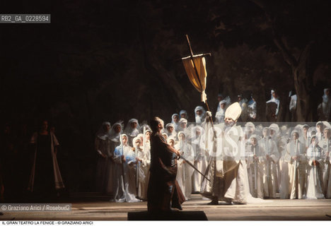 Caption: Nome: ..GRAN TEATRO LA FENICE..Descrizione: ..OPERA LIRICA ATTILA DI GIUSEPPE VERDI SAMUEL RAMEY..Credit: ..Graziano Arici/Rosebud2/..Costo: ..B..Nazione: ..ITALIA..Città: ..VENEZIA..Data: ..1986..La cessione dei diritti di questa immagine si intende per quanto di nostra competenza. Non comprende invece le eventuali spese  relative a diritti che potranno essere richiesti dagli Enti o persone fisiche cui appartengono eventualmente i soggetti  ripresi. Tali costi, ove necessari, e l’espletamento di qualsivoglia pratica di richiesta di concessione del permesso di pubblicazione sono esclusivamente a carico e a cura del soggetto acquirente di questa immagine.