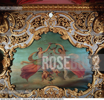 Nome: ..GRAN TEATRO LA FENICE..Descrizione: ..DECORAZIONI DEL SOFFITTO  DEL PALCO REALE / VENEZIA..Credit: ..Graziano Arici/Rosebud2/..Costo: ..A..Nazione: ..ITALIA..Città: ..VENEZIA..Data: ..1985 ca...