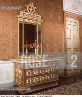 Nome: ..GRAN TEATRO LA FENICE..Descrizione: ..SALA RUBINSTEIN / PARTICOLARE DELLARREDO / VENEZIA..Credit: ..Graziano Arici/Rosebud2/..Costo: ..A..Nazione: ..ITALIA..Città: ..VENEZIA..Data: ..1985 ca...