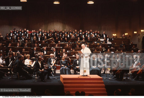 Caption: Nome: ..GRAN TEATRO LA FENICE..Descrizione: ..IL PAPA GIOVANNI PAOLO II - KAROL WOJTYLA  / VENEZIA..Credit: ..Graziano Arici/Rosebud2/..Costo: ..A..Nazione: ..ITALIA..Città: ..VENEZIA..Data: ..16/06/1985..La cessione dei diritti di questa immagine si intende per quanto di nostra competenza. Non comprende invece le eventuali spese  relative a diritti che potranno essere richiesti dagli Enti o persone fisiche cui appartengono eventualmente i soggetti  ripresi. Tali costi, ove necessari, e l’espletamento di qualsivoglia pratica di richiesta di concessione del permesso di pubblicazione sono esclusivamente a carico e a cura del soggetto acquirente di questa immagine.
