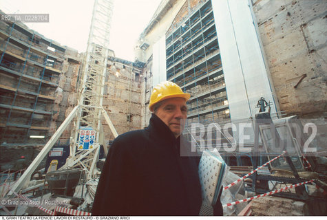 Caption: Nome: ..GRAN TEATRO LA FENICE..Descrizione: ..LAVORI IN CORSO ( IMPREGILO ) / VENEZIA MARIO MESSINIS..Credit: ..Graziano Arici/Rosebud2/..Costo: ..A..Nazione: ..ITALIA..Città: ..VENEZIA..Data: ..1997..La cessione dei diritti di questa immagine si intende per quanto di nostra competenza. Non comprende invece le eventuali spese  relative a diritti che potranno essere richiesti dagli Enti o persone fisiche cui appartengono eventualmente i soggetti  ripresi. Tali costi, ove necessari, e l’espletamento di qualsivoglia pratica di richiesta di concessione del permesso di pubblicazione sono esclusivamente a carico e a cura del soggetto acquirente di questa immagine.