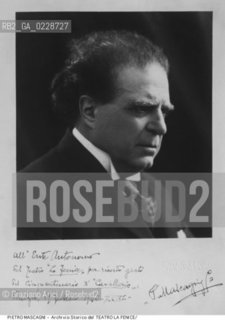 Nome:..MASCAGNI PIETRO..Descrizione:..MUSICA CLASSICA COMPOSITORE E DIRETTORE DORCHESTRA / FOTOGRAFIA AUTOGRAFATA IN OCCASIONE DEL CINQUANTENARIO DELLA CAVALLERIA RUSTICANA IL 19/02/1940 ..Credit:..ARCHIVIO STORICO DEL TEATRO LA FENICE/..Costo:..A..Nazione:..ITALIA..Città:..VENEZIA..Data:..19?....La cessione dei diritti di questa immagine si intende per quanto di nostra competenza. Non comprende invece le eventuali spese  relative a diritti che potranno essere richiesti dagli Enti o persone fisiche cui appartengono eventualmente i soggetti  ripresi. Tali costi, ove necessari, e l’espletamento di qualsivoglia pratica di richiesta di concessione del permesso di pubblicazione sono esclusivamente a carico e a cura del soggetto acquirente di questa immagine.