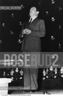 Nome:..SCHIPA TITO..Descrizione:..MUSICA CLASSICA CANTANTE LIRICO TENORE..Credit:..ARCHIVIO STORICO DEL TEATRO LA FENICE/..Costo:..A..Nazione:..ITALIA..Città:..VENEZIA..Data:..195?....La cessione dei diritti di questa immagine si intende per quanto di nostra competenza. Non comprende invece le eventuali spese  relative a diritti che potranno essere richiesti dagli Enti o persone fisiche cui appartengono eventualmente i soggetti  ripresi. Tali costi, ove necessari, e l’espletamento di qualsivoglia pratica di richiesta di concessione del permesso di pubblicazione sono esclusivamente a carico e a cura del soggetto acquirente di questa immagine.