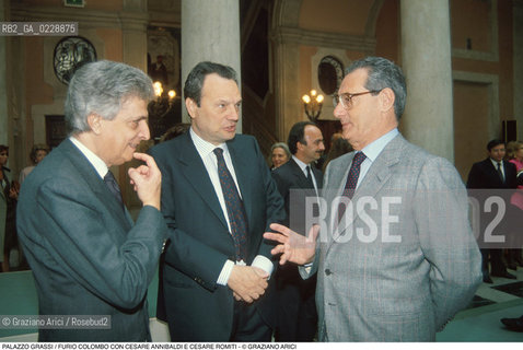 Nome: ..PALAZZO GRASSI..Descrizione: ..FURIO COLOMBO CON CESARE ANNIBALDI E LAMMINISTRATORE DELEGATO DELLA FIAT CESARE ROMITI..Credit: ..Graziano Arici/Rosebud2 ...Nazione: ..ITALIA..Città: ....Data: ..1989