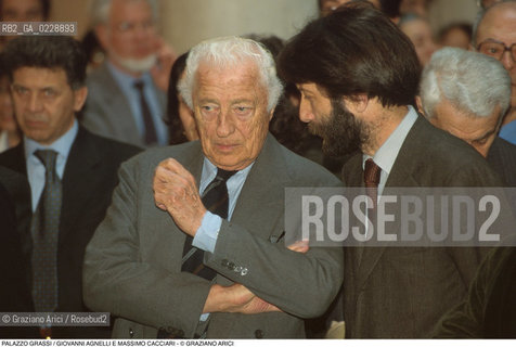 Nome: ..PALAZZO GRASSI..Descrizione: ..IL PRESIDENTE DELLA FIAT GIOVANNI AGNELLI CON IL SINDACO DI VENEZIA MASSIMO CACCIARI..Credit: ..Graziano Arici/Rosebud2 ...Nazione: ..ITALIA..Città: ....Data: ..1996