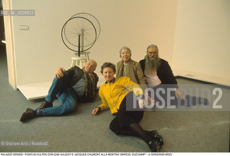 Nome: ..PALAZZO GRASSI..Descrizione: ..MOSTRA MARCEL DUCHAMP / IL DIRETTORE DI PALAZZO GRASSI PONTUS HULTEN CON LARCHITETTO GAE AULENTI E IL CURATORE DELLA MOSTRA JACQUES CAUMONT ..Credit: ..Graziano Arici/Rosebud2 ...Nazione: ..ITALIA..Città: ....Data: ..1993
