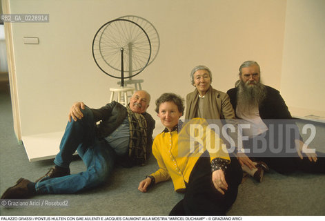 Nome: ..PALAZZO GRASSI..Descrizione: ..MOSTRA MARCEL DUCHAMP / IL DIRETTORE DI PALAZZO GRASSI PONTUS HULTEN CON LARCHITETTO GAE AULENTI E IL CURATORE DELLA MOSTRA JACQUES CAUMONT ..Credit: ..Graziano Arici/Rosebud2 ...Nazione: ..ITALIA..Città: ....Data: ..1993