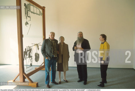 Nome: ..PALAZZO GRASSI..Descrizione: ..MOSTRA MARCEL DUCHAMP / IL DIRETTORE DI PALAZZO GRASSI PONTUS HULTEN CON LARCHITETTO GAE AULENTI E IL CURATORE DELLA MOSTRA JACQUES CAUMONT ..Credit: ..Graziano Arici/Rosebud2 ...Nazione: ..ITALIA..Città: ....Data: ..1993