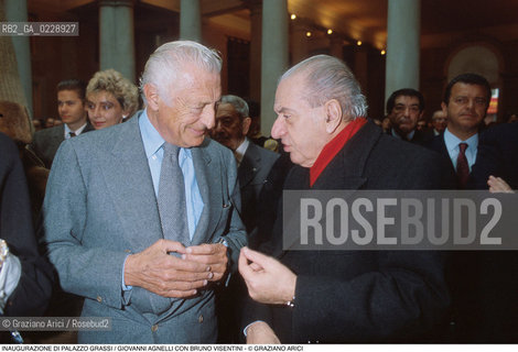 Nome: ..PALAZZO GRASSI..Descrizione: ..INAUGURAZIONE DI PALAZZO GRASSI / IL PRESIDENTE DELLA FIAT GIOVANNI AGNELLI CON IL POLITICO BRUNO VISENTINI..Credit: ..Graziano Arici/Rosebud2 ...Nazione: ..ITALIA..Città: ....Data: ..1986