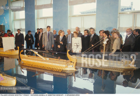 Nome: ..PALAZZO GRASSI..Descrizione: ..MOSTRA I FENICI / IL PRESIDENTE DELLA FIAT GIOVANNI AGNELLI E LARCHEOLOGO SABATINO MOSCATI..Credit: ..Graziano Arici/Rosebud2 ...Nazione: ..ITALIA..Città: ....Data: ..1988