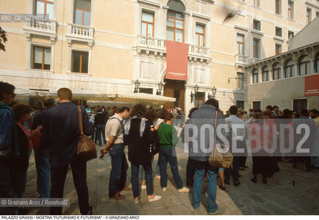 Nome: ..PALAZZO GRASSI..Descrizione: ..MOSTRA FUTURISMO E FUTURISMI / CODA ALLENTRATA..Credit: ..Graziano Arici/Rosebud2 ...Nazione: ..ITALIA..Città: ....Data: ..1986