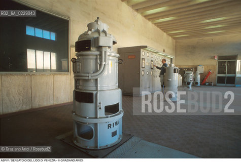 Nome: ..ASPIV..Descrizione: ..SERBATOIO DEL LIDO DI VENEZIA / SALA MACCHINE..Credit: ..Graziano Arici/Rosebud2 ...Nazione: ..ITALIA..Città: ....Data: ..1998