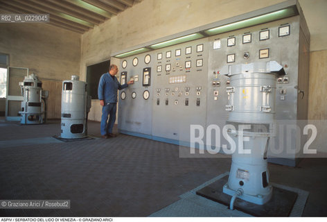 Nome: ..ASPIV..Descrizione: ..SERBATOIO DEL LIDO DI VENEZIA / SALA MACCHINE..Credit: ..Graziano Arici/Rosebud2 ...Nazione: ..ITALIA..Città: ....Data: ..1998