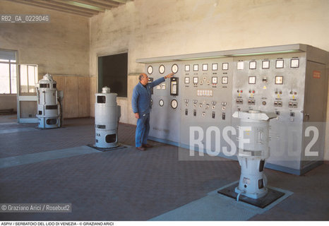 Nome: ..ASPIV..Descrizione: ..SERBATOIO DEL LIDO DI VENEZIA / SALA MACCHINE..Credit: ..Graziano Arici/Rosebud2 ...Nazione: ..ITALIA..Città: ....Data: ..1998