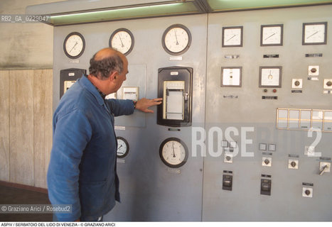 Nome: ..ASPIV..Descrizione: ..SERBATOIO DEL LIDO DI VENEZIA / SALA MACCHINE..Credit: ..Graziano Arici/Rosebud2 ...Nazione: ..ITALIA..Città: ....Data: ..1998