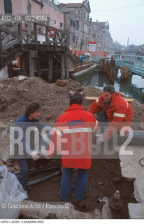 Nome: ..ASPIV..Descrizione: ..LAVORI / A VENEZIA..Credit: ..Graziano Arici/Rosebud2 ...Nazione: ..ITALIA..Città: ....Data: ..1998