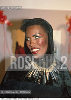 Caption: Caption: Nome: ..FESTA A PALAZZO BARZIZZA..Descrizione: ..LA CANTANTE GRACE JONES ..Credit: ..Graziano Arici/Rosebud2 .Costo: ..A..Nazione: ..ITALIA..Città: ....Data: ..1991