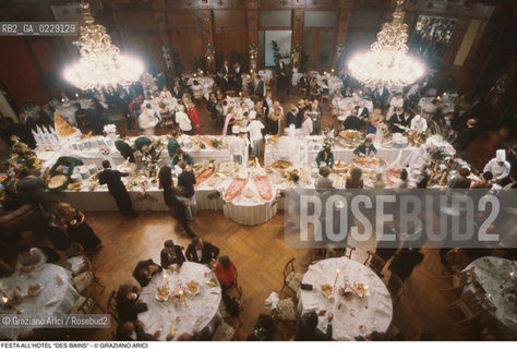 Caption: Caption: Nome: ..FESTA ALLHOTEL DES BAINS..Descrizione: ..CENA BUFFET TAVOLI  ..Credit: ..Graziano Arici/Rosebud2 .Costo: ..A..Nazione: ..ITALIA..Città: ....Data: ..1986