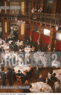 Caption: Caption: Nome: ..FESTA ALLHOTEL DES BAINS..Descrizione: ..CENA BUFFET TAVOLI  ..Credit: ..Graziano Arici/Rosebud2 .Costo: ..A..Nazione: ..ITALIA..Città: ....Data: ..1986