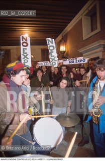 Caption: Caption: Nome: ..NO EXPO..Descrizione: ..MANIFESTAZIONE CONTRO LEXPO A CA FARSETTI ..Credit: ..Graziano Arici/Rosebud2 .Costo: ....Nazione: ..ITALIA..Città: ....Data: ..1989..