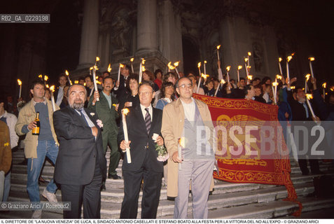 Caption: Caption: Nome: ..NO EXPO..Descrizione: ..IL DIRETTORE DE LA NUOVA VENEZIA DE LUCA, IL SINDACO ANTONIO CASELLATI E STEFANO BOATO ALLA FESTA PER LA VITTORIA DEL NO ALLEXPO / A VENEZIA..Credit: ..Graziano Arici/Rosebud2 .Costo: ....Nazione: ..ITALIA..Città: ..VENEZIA..Data: ..1989..