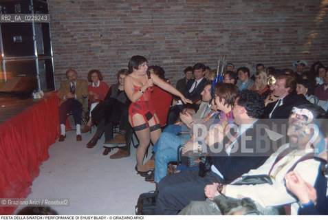 Caption: Caption: Nome: ..FESTA DELLA SWATCH..Descrizione: ..PERFORMANCE DI SYUSY BLADY / AGLI ANTICHI GRANAI..Credit: ..Graziano Arici/Rosebud2 .Costo: ..A..Nazione: ..ITALIA..Città: ....Data: ..1994