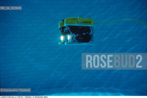 Localizzazione:..VENEZIA CASTELLO ARSENALE..Oggetto:..Soggetto:..THETIS SCIENZA TECNOLOGIA MARE ACQUA /..PHALON VEICOLO PER ISPEZIONI SUBACQUEE..Cronologia: ..Definizione Culturale:..   Autore:..   Stile:..   Editori/Stampatori:..   Committenza:..Materia e Tecnica:....Collocazione:..Note:....Riproduzione Fotografica:..Copyright:..Graziano Arici/Rosebud2 .Data:..2000..Costo:..A