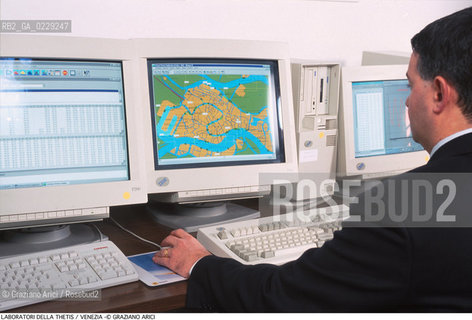 Localizzazione:..VENEZIA CASTELLO ARSENALE..Oggetto:..Soggetto:..THETIS SCIENZA TECNOLOGIA MARE ACQUA /..COMPUTERS..Cronologia: ..Definizione Culturale:..   Autore:..   Stile:..   Editori/Stampatori:..   Committenza:..Materia e Tecnica:....Collocazione:..Note:....Riproduzione Fotografica:..Copyright:..Graziano Arici/Rosebud2 .Data:..2000..Costo:..A