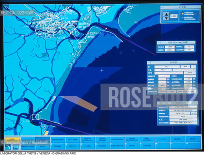 Localizzazione:..VENEZIA CASTELLO ARSENALE..Oggetto:..Soggetto:..THETIS SCIENZA TECNOLOGIA MARE ACQUA /..COMPUTER LAGUNA DI VENEZIA..Cronologia: ..Definizione Culturale:..   Autore:..   Stile:..   Editori/Stampatori:..   Committenza:..Materia e Tecnica:....Collocazione:..Note:....Riproduzione Fotografica:..Copyright:..Graziano Arici/Rosebud2 .Data:..2000..Costo:..A