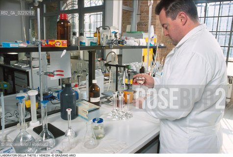 Localizzazione:..VENEZIA CASTELLO ARSENALE..Oggetto:..Soggetto:..THETIS SCIENZA TECNOLOGIA MARE ACQUA /..LABORATORIO..Cronologia: ..Definizione Culturale:..   Autore:..   Stile:..   Editori/Stampatori:..   Committenza:..Materia e Tecnica:....Collocazione:..Note:....Riproduzione Fotografica:..Copyright:..Graziano Arici/Rosebud2 .Data:..2000..Costo:..A